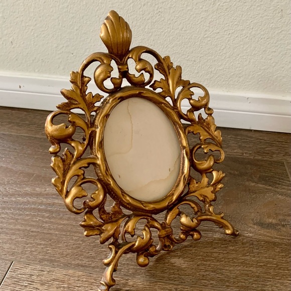 Antique Free Standing Brass Ornate Victorian Picture Frame - Picture 4 of 10